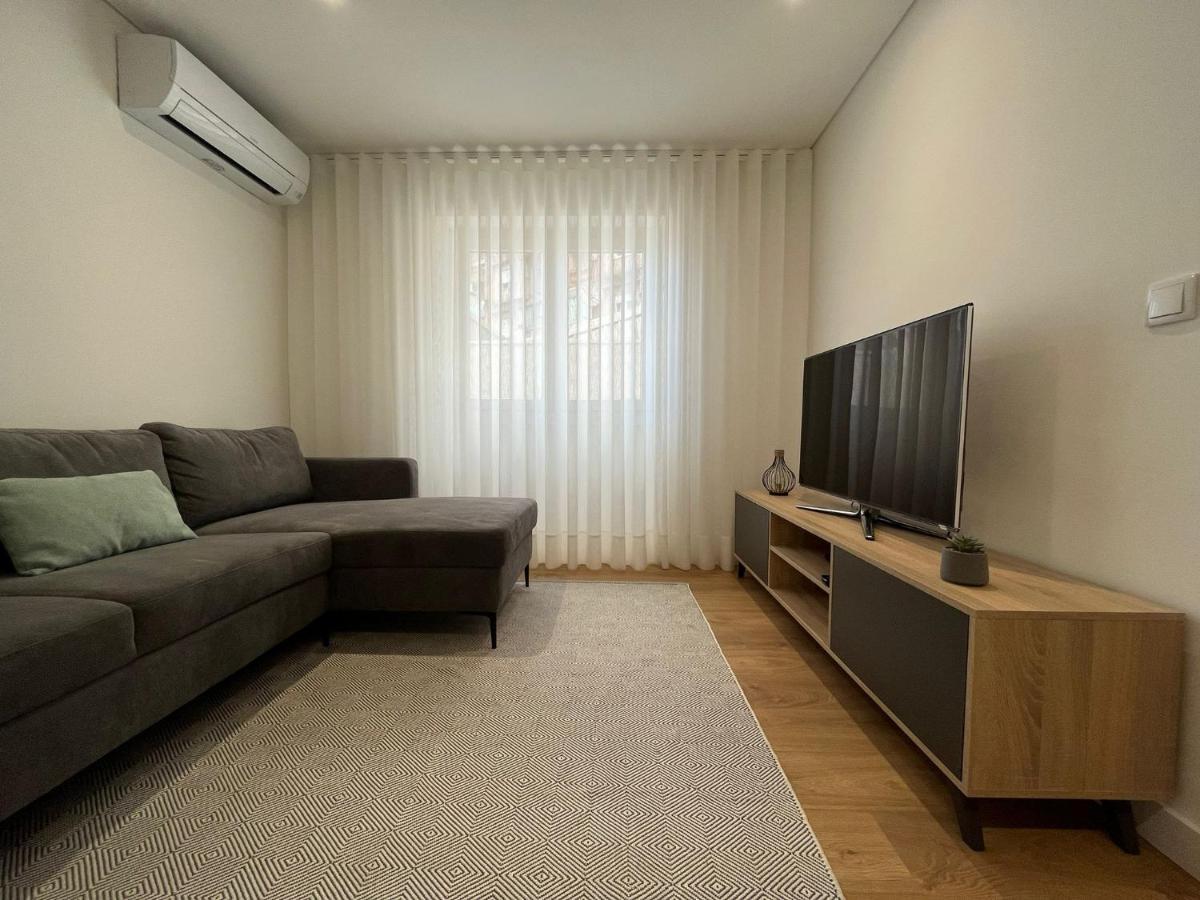 Cunha'S Apartment - City Center กิมาไรส์ ภายนอก รูปภาพ